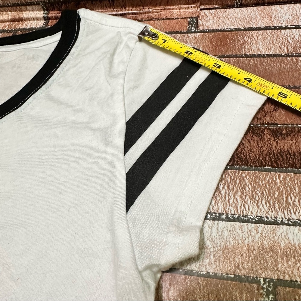 Warner Bros Gray and White Graphic Fitted T-Shirt size L (11-13) - Picture 10 of 11